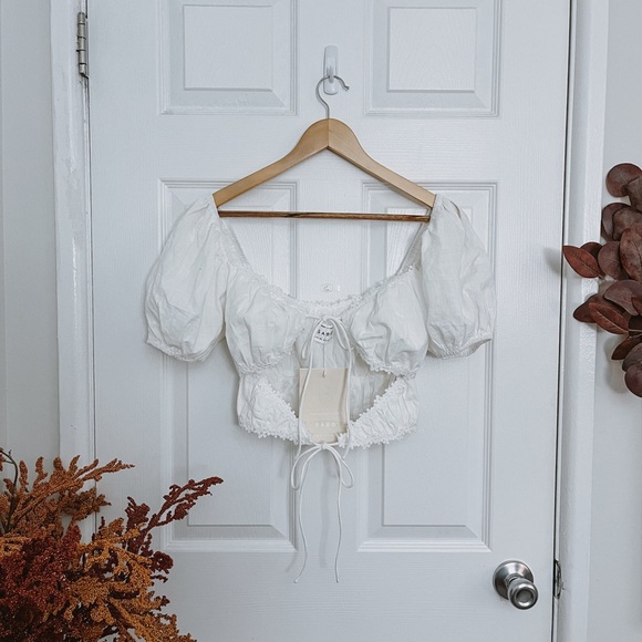 SABO White Puff Sleeve Lace Trim Crop Top NWT - Picture 2 of 10